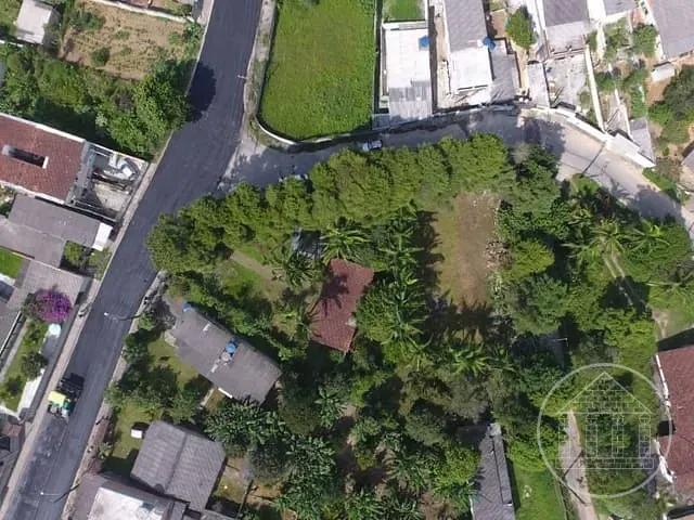 Terreno com 255m², à venda, no bairro Recanto Campina Verde em Embu-Guaçu