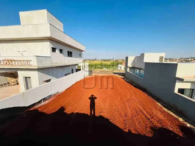 Terreno com 252m², à venda, no bairro Parque Tauá - Araguari  em Londrina