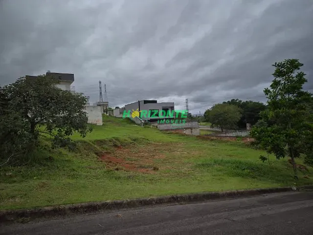Terreno com 384m², à venda, no bairro Condomínio Bellavittá em Caçapava