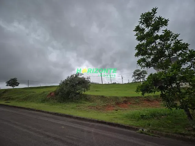 Terreno com 384m², à venda, no bairro Condomínio Bellavittá em Caçapava