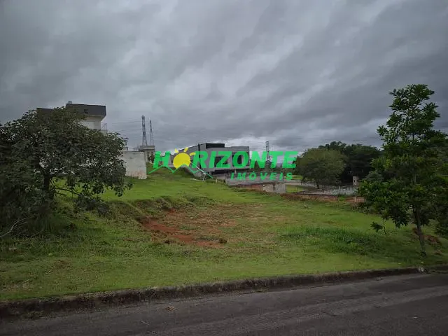 Terreno com 384m², à venda, no bairro Condomínio Bellavittá em Caçapava