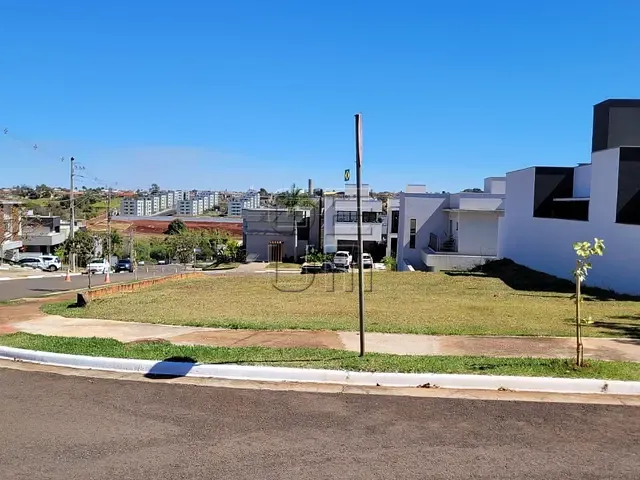 Terreno com 367m², à venda, no bairro Parque Tauá em Londrina
