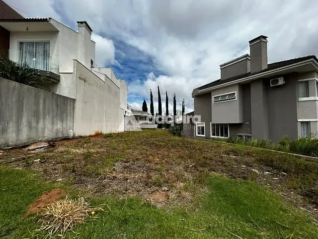 Terreno com 300m², à venda, no bairro Oficinas em Ponta Grossa