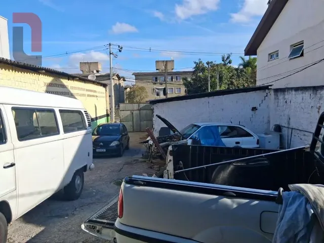 Terreno à venda, no bairro Campo Comprido em Curitiba