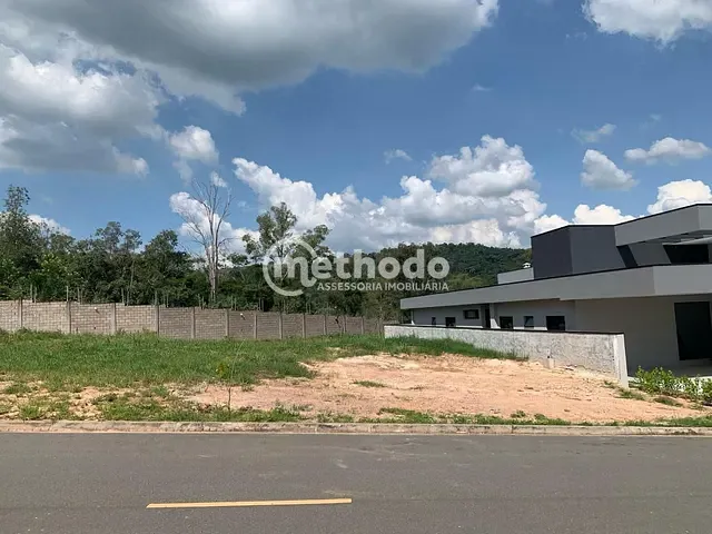Terreno com 691m², à venda, no bairro Parque Portugal em Valinhos