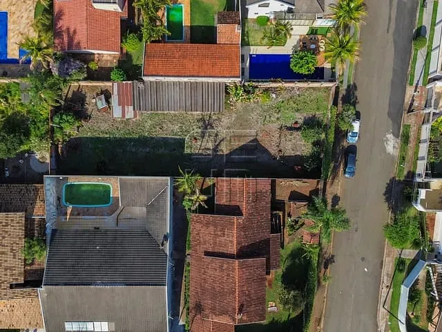 Terreno com 657m², à venda, no bairro Jardim Itatiaia 2 em Londrina