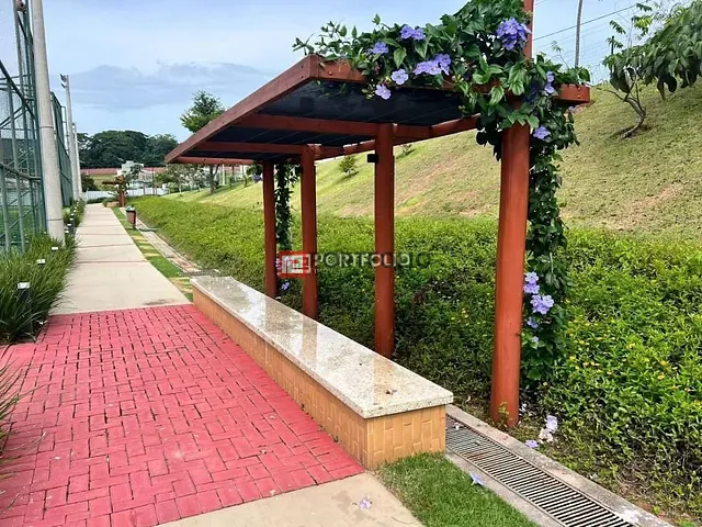 Terreno com 360m², à venda, no bairro Jardins Nápoles em Senador Canedo