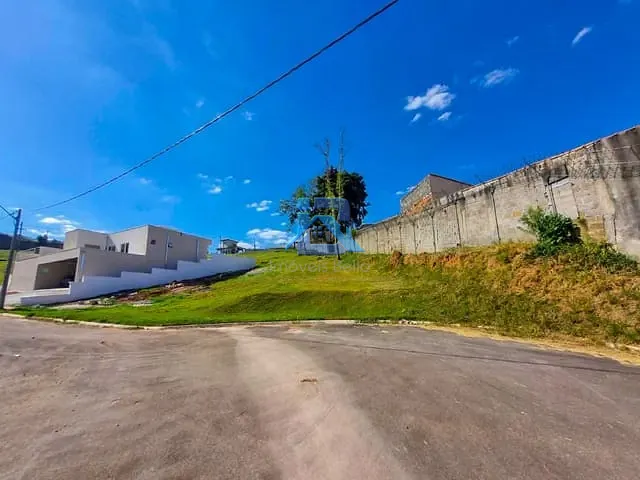 Terreno com 538m², à venda, no bairro Villaggio Piu Verdi em Itatiba