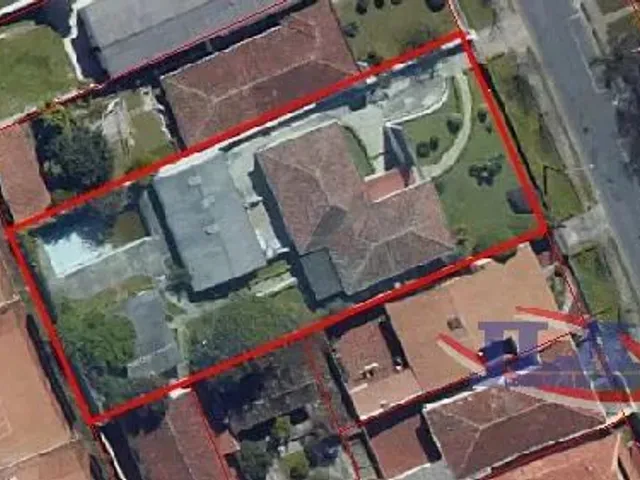 Terreno à venda, no bairro Parolin em Curitiba