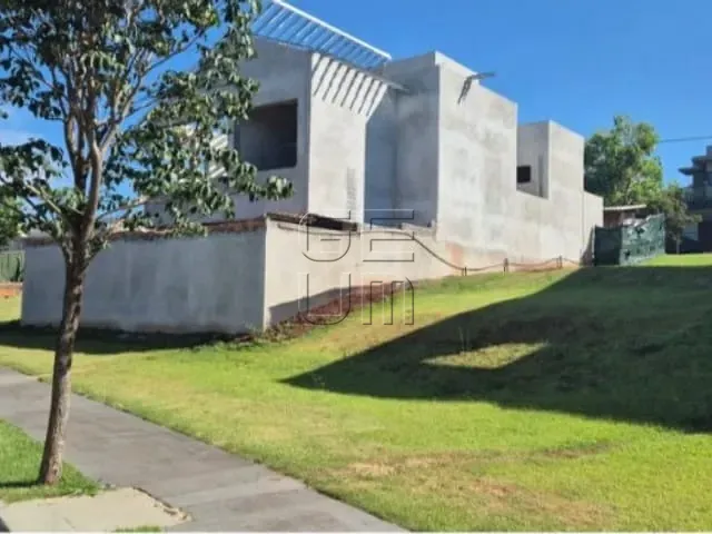 Terreno com 256m², à venda, no bairro Conjunto Habitacional Alexandre Urbanas em Londrina