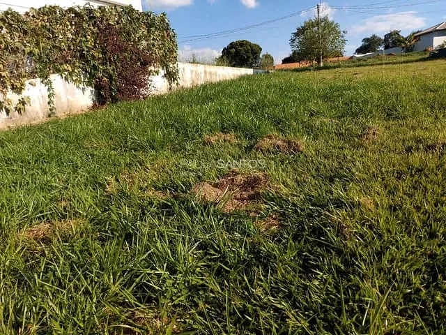 Terreno com 800m², à venda, no bairro Condomínio Village Serra em Araçoiaba da Serra