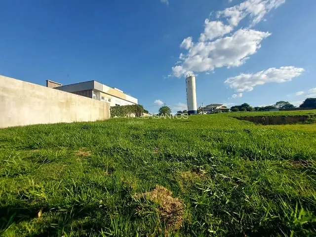 Terreno com 800m², à venda, no bairro Condomínio Village Serra em Araçoiaba da Serra