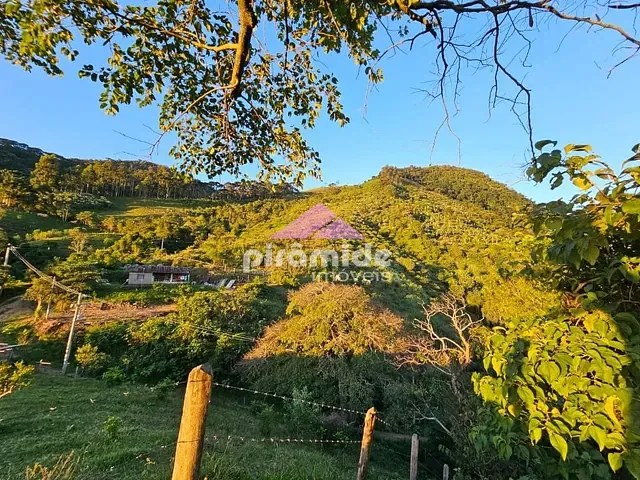 Terreno com 30000m², à venda, no bairro Quilombo em São Bento do Sapucaí
