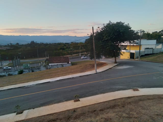 Terreno com 250m², à venda, no bairro Santana em Pindamonhangaba