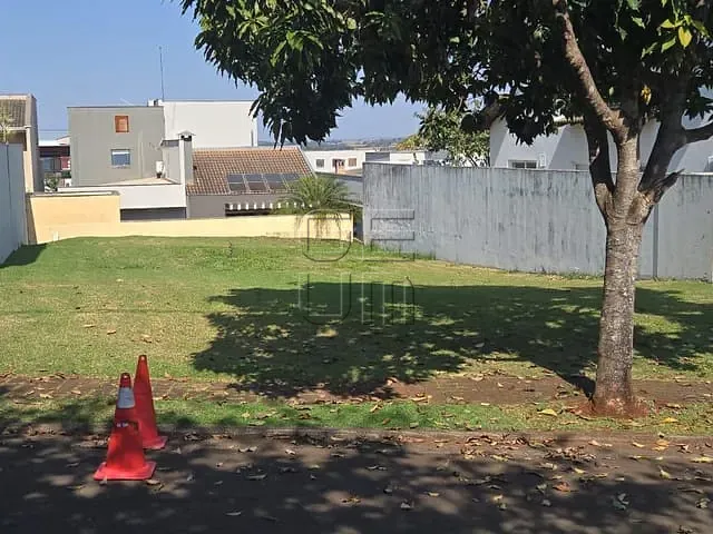Terreno com 360m², à venda, no bairro Esperança em Londrina