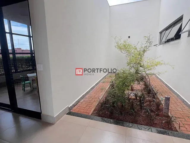 Terreno com 250m², à venda, no bairro  Jardins Capri  em Senador Canedo