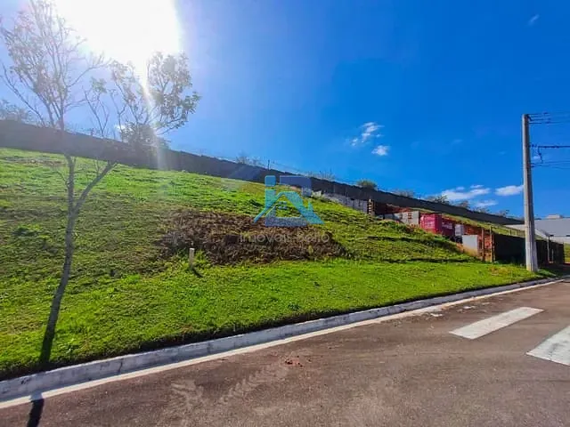Terreno com 450m², à venda, no bairro Villaggio Piu Verdi em Itatiba