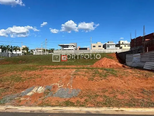 Terreno com 349m², à venda, no bairro  Jardins Capri  em Senador Canedo