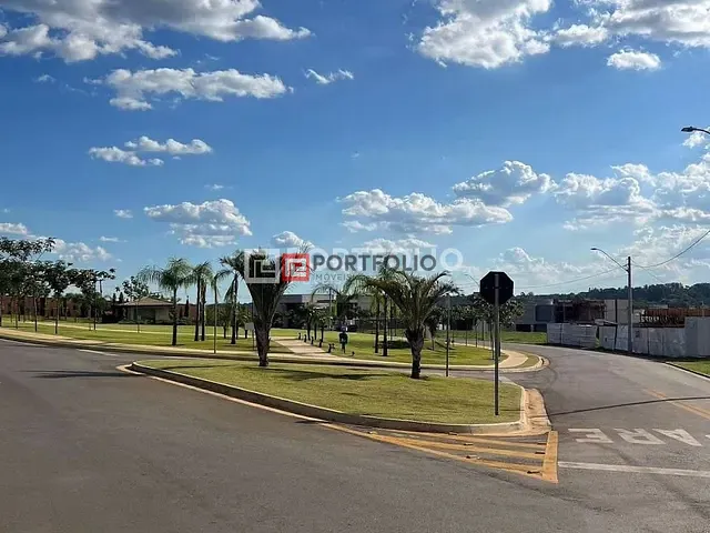 Terreno com 349m², à venda, no bairro  Jardins Capri  em Senador Canedo