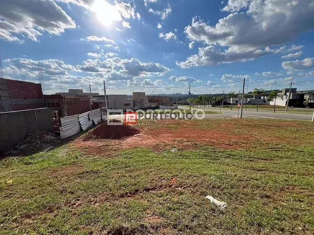 Terreno com 349m², à venda, no bairro  Jardins Capri  em Senador Canedo