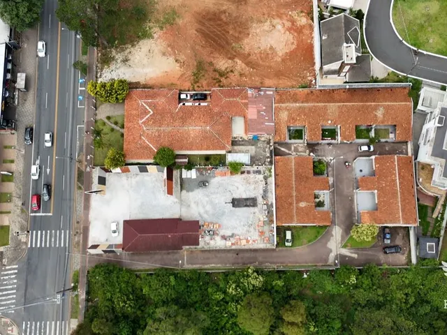 Casa com 3790m², à venda, no bairro Santa Felicidade em Curitiba