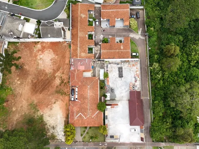 Casa com 3790m², à venda, no bairro Santa Felicidade em Curitiba