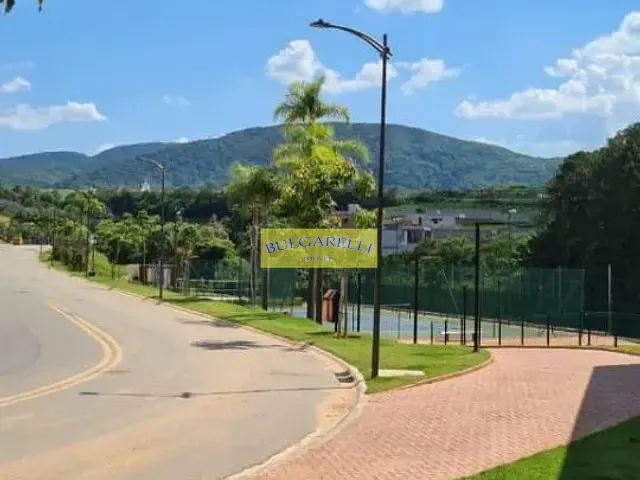 Terreno com 381m², à venda, no bairro Residencial Village das Flores em Jundiaí