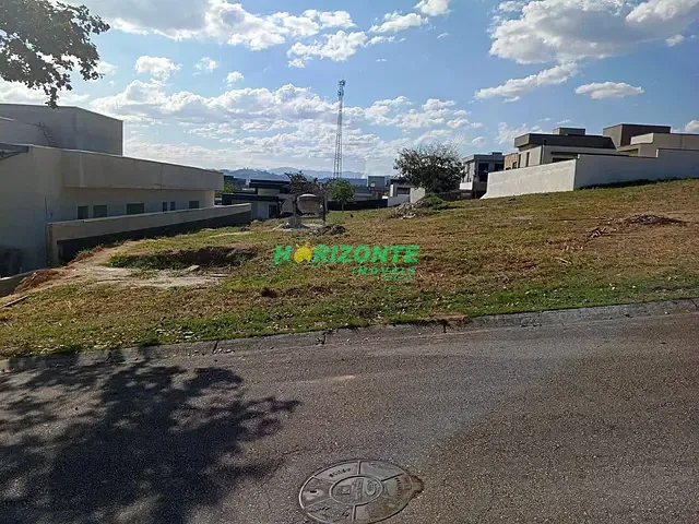 Terreno com 600m², à venda, no bairro Urbanova em São José dos Campos