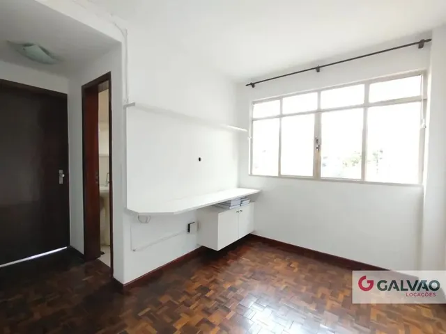 Terreno 1 quarto e 1 banheiro, para alugar, no bairro Centro em Curitiba