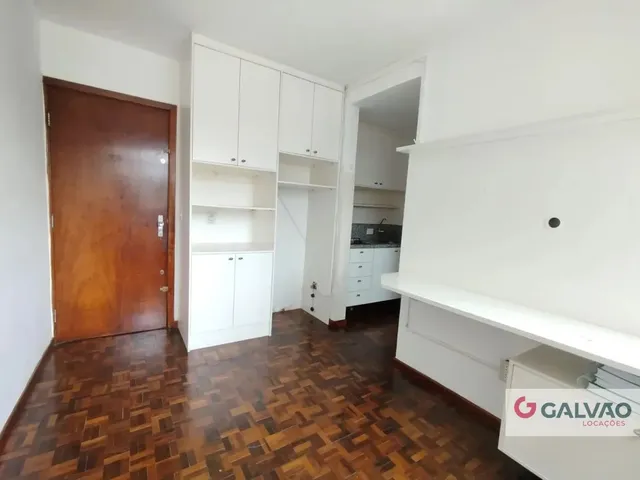 Terreno 1 quarto e 1 banheiro, para alugar, no bairro Centro em Curitiba