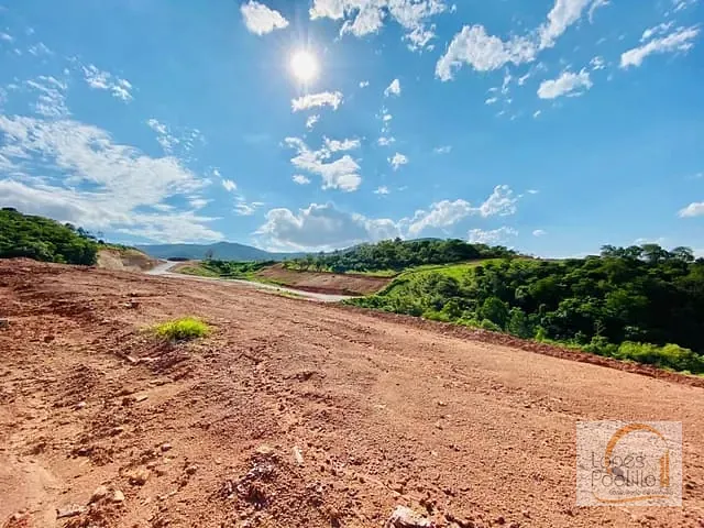 Terreno com 300m², à venda, no bairro Laranja Azeda em Atibaia