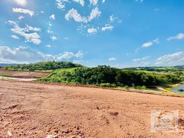Terreno com 300m², à venda, no bairro Laranja Azeda em Atibaia