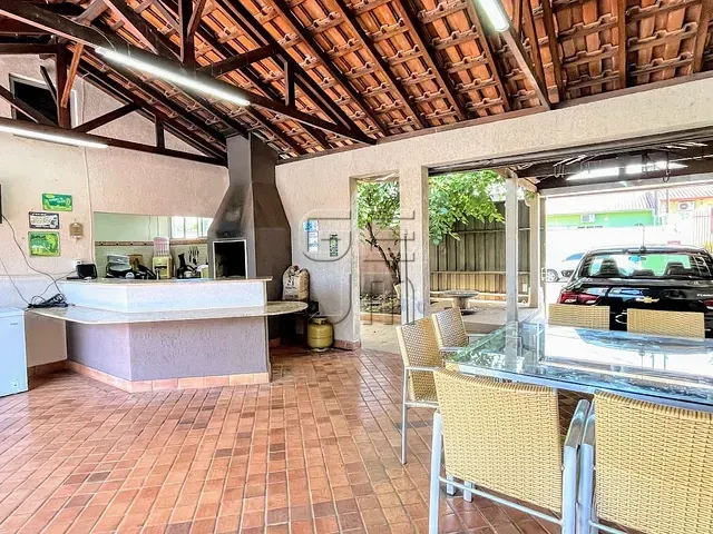 Terreno com 330m², à venda, no bairro Santa Mônica em Londrina