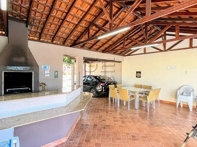 Terreno com 330m², à venda, no bairro Santa Mônica em Londrina