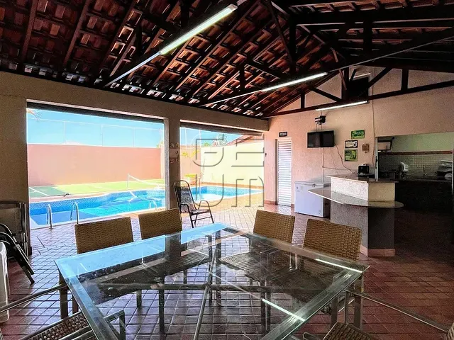 Terreno com 330m², à venda, no bairro Santa Mônica em Londrina