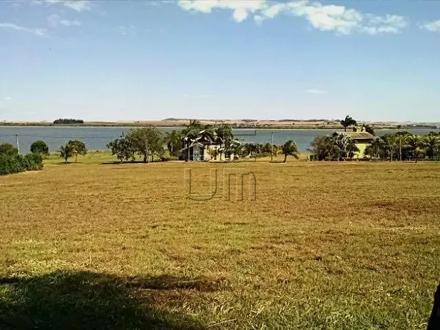 Terreno com 1453m², à venda, no bairro centro em Primeiro de Maio