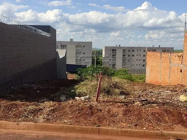 Terreno com 295m², à venda, no bairro Conjunto Habitacional Antônio Euthymio Casaroto em Cambé