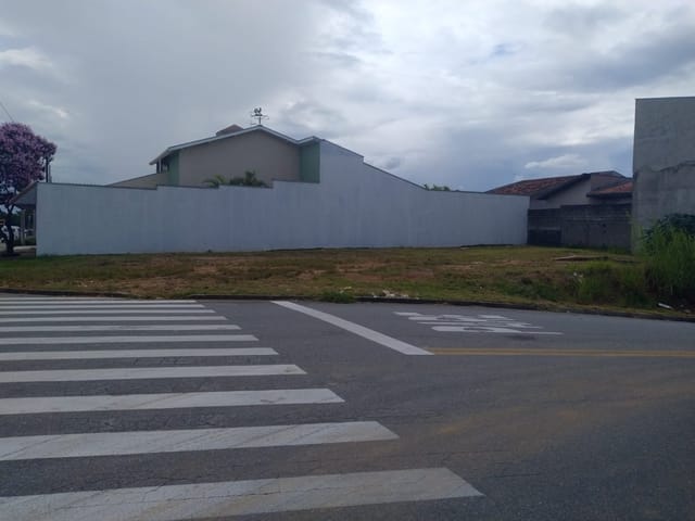 Terreno com 420m², à venda, no bairro Jardim Oásis em Taubaté