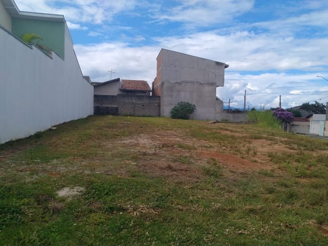 Terreno com 420m², à venda, no bairro Jardim Oásis em Taubaté