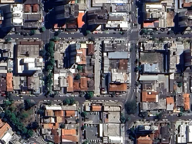 Terreno com 312m², à venda, no bairro Vila Ipiranga em Londrina