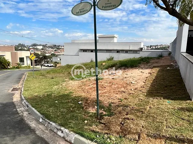 Terreno com 445m², à venda, no bairro Fazenda Santana em Valinhos