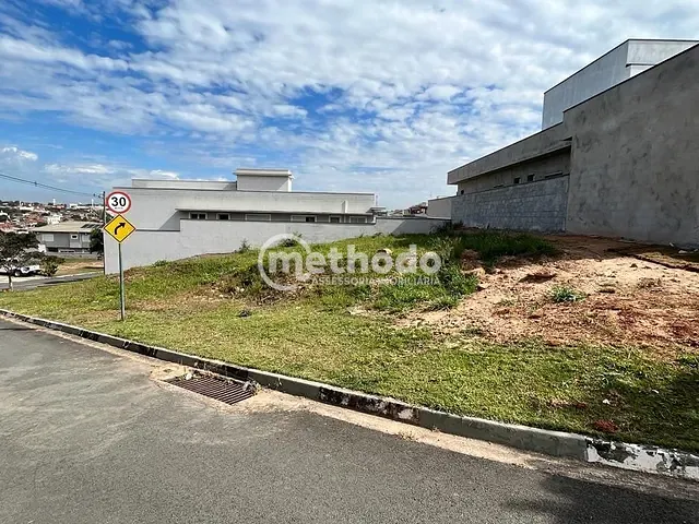 Terreno com 445m², à venda, no bairro Fazenda Santana em Valinhos