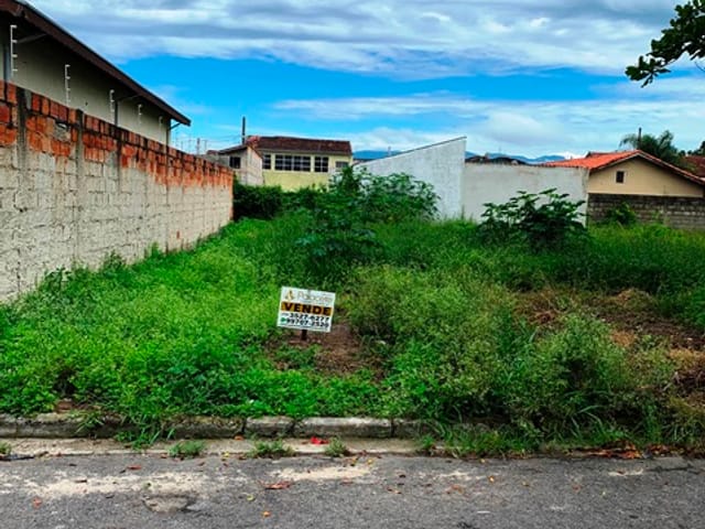 Terreno com 250m², à venda, no bairro Conjunto Residencial Araretama em Pindamonhangaba