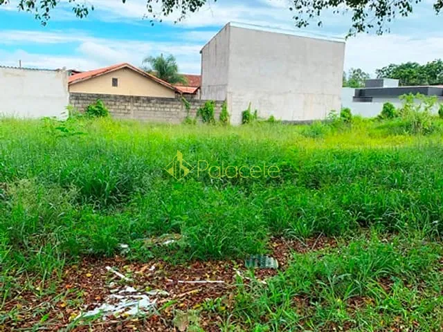Terreno com 250m², à venda, no bairro Conjunto Residencial Araretama em Pindamonhangaba