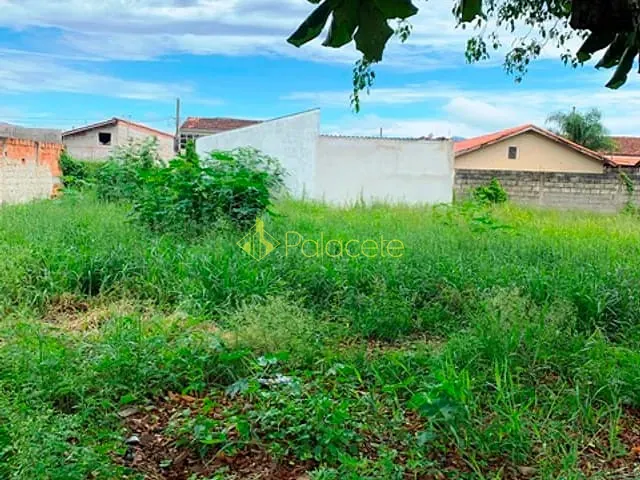 Terreno com 250m², à venda, no bairro Conjunto Residencial Araretama em Pindamonhangaba