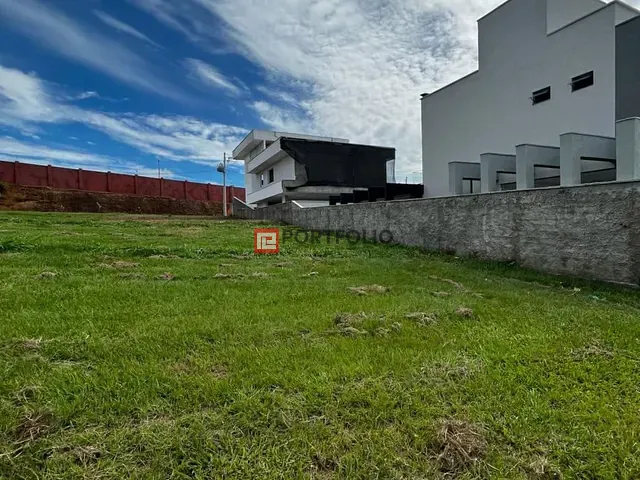 Terreno com 300m², à venda, no bairro Jardins Barcelona em Senador Canedo