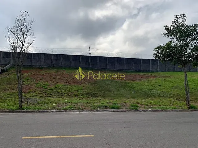 Terreno à venda, no bairro Chácaras Cataguá em Taubaté