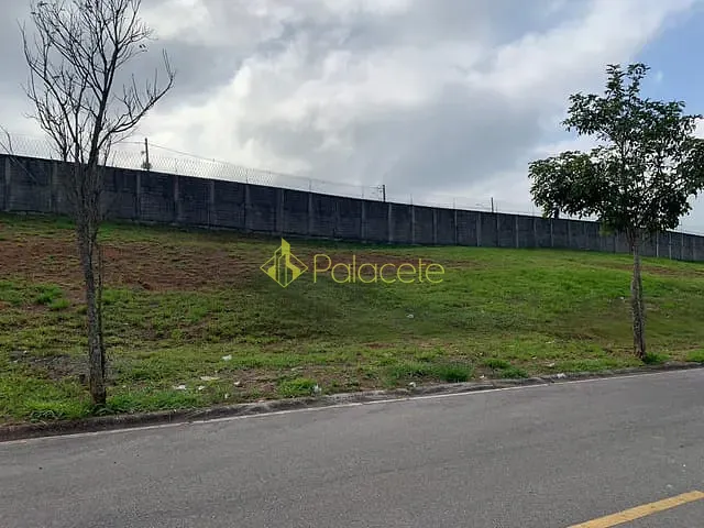 Terreno à venda, no bairro Chácaras Cataguá em Taubaté