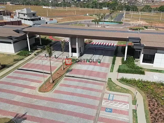 Terreno com 396m², à venda, no bairro Jardins Versalhes em Aparecida de Goiânia