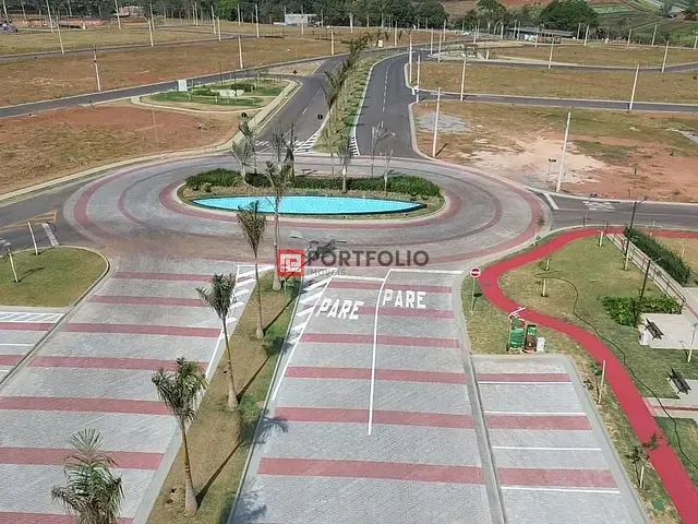Terreno com 396m², à venda, no bairro Jardins Versalhes em Aparecida de Goiânia